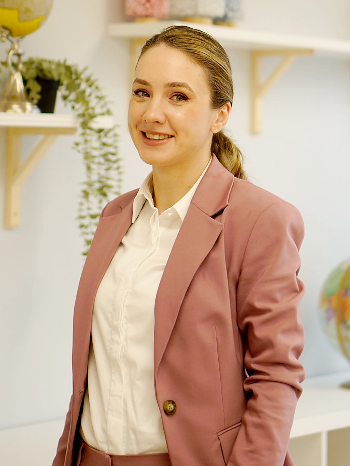 Siia, Art Instructor at Mindful Playful